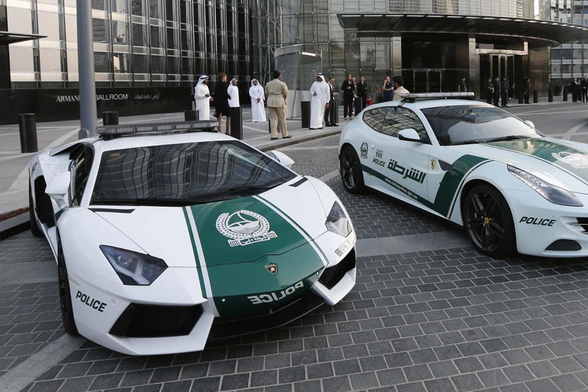Xe cảnh s&aacute;t của Dubai.