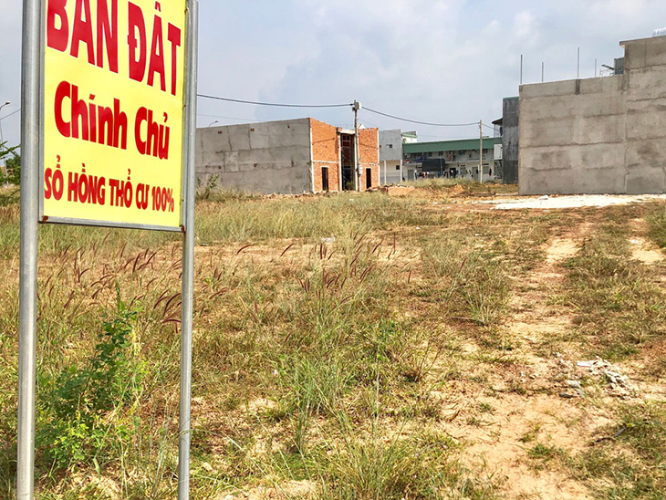 Biển quảng c&aacute;o b&aacute;n đất