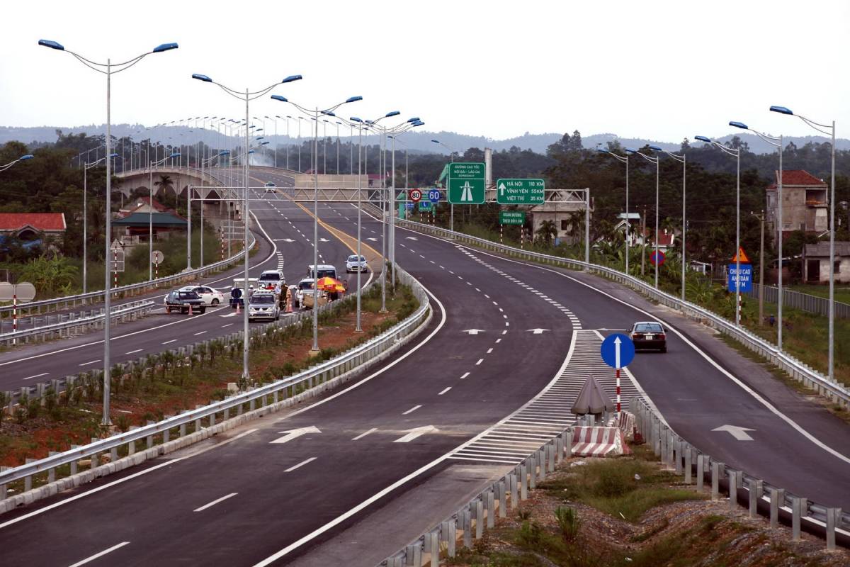 Cao tốc Nội B&agrave;i - L&agrave;o Cai mới th&ocirc;ng xe