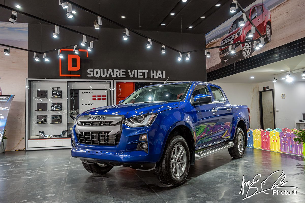 Isuzu D-max tiếp tục là mẫu xe quen thuộc ở vị trí thứ 5 trong phân khúc bán tải