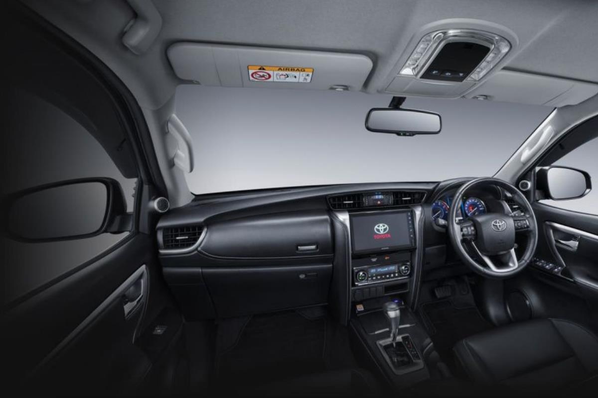 Toyota Fortuner GR Sport nội thất