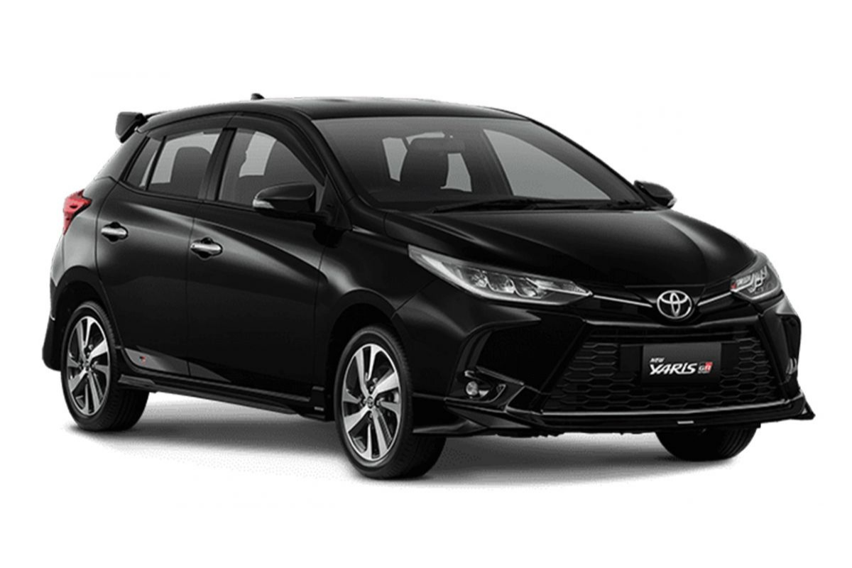 Toyota Yaris Sport mặt trước 1