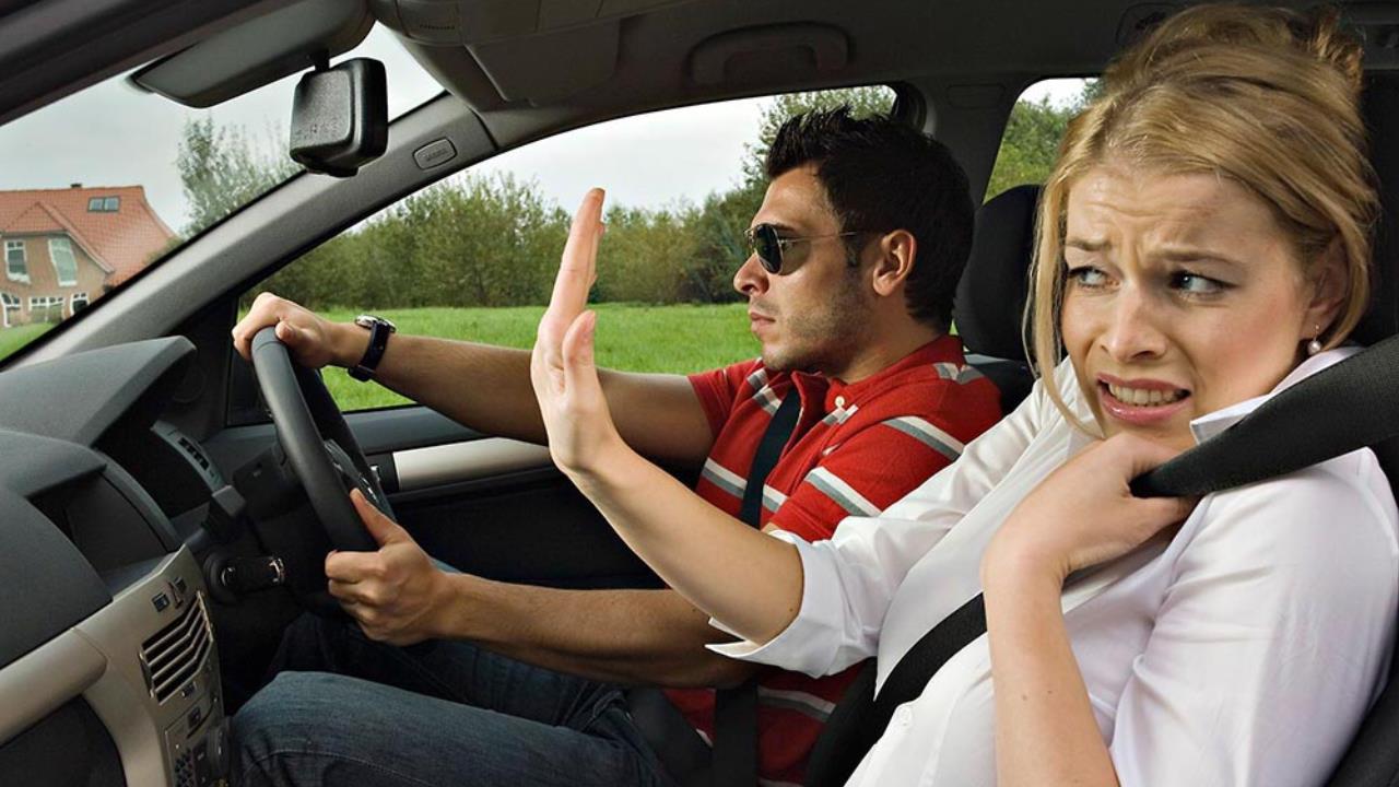 hành khách khó chịu với lái xe