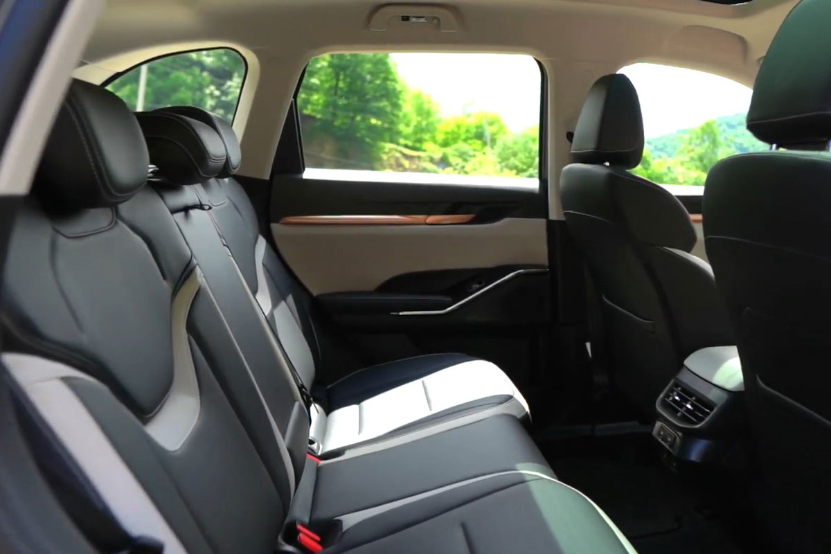 "Bóc tách" Haval H6 2021 ngoài đời thực, liệu đủ hấp dẫn để đấu Tucson, CR-V khi về Việt Nam? a9