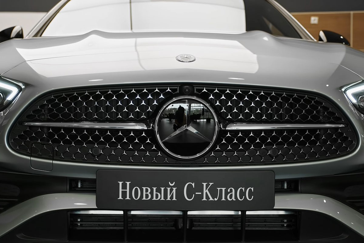 Mercedes-Benz C 300 AMG 2022 lộ diện thực tế: Đại lý Việt Nam nhận cọc, hẹn giao xe cuối năm a4