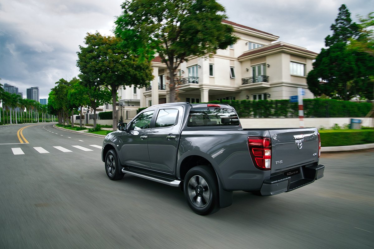 Tăng th&ecirc;m 100 triệu đồng, gi&aacute; lăn b&aacute;nh xe Mazda BT-50 2021 "nh&iacute;ch" l&ecirc;n bao nhi&ecirc;u? a2