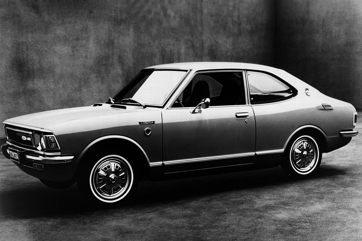 Toyota Corolla thế hệ thứ 2.