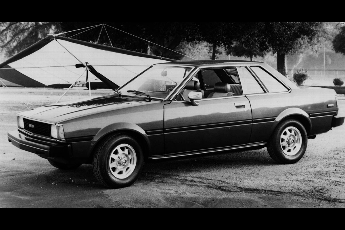 Toyota Corolla thế hệ thứ 4.