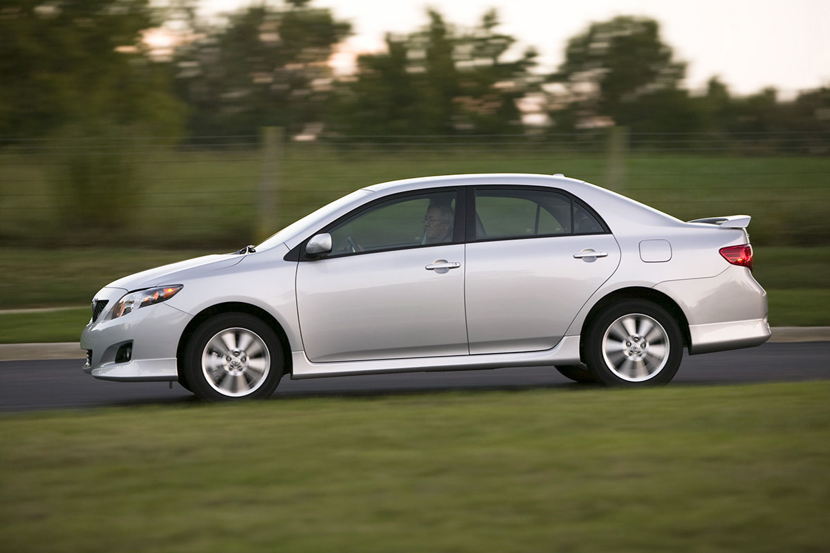Toyota Corolla thế hệ thứ 10.