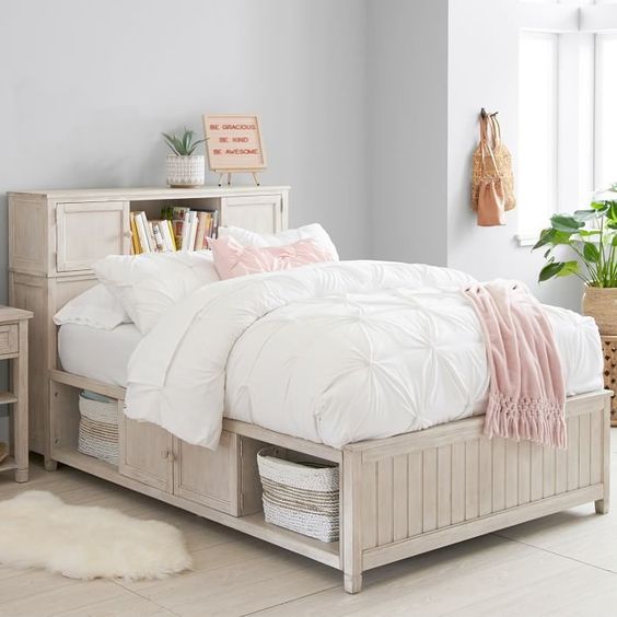 Phòng ngủ tuổi teen màu xám nhạt tinh tế. Màu xám nhạt là gợi ý đáng để bạn tham khảo khi trang trí phòng ngủ con gái tuổi teen.