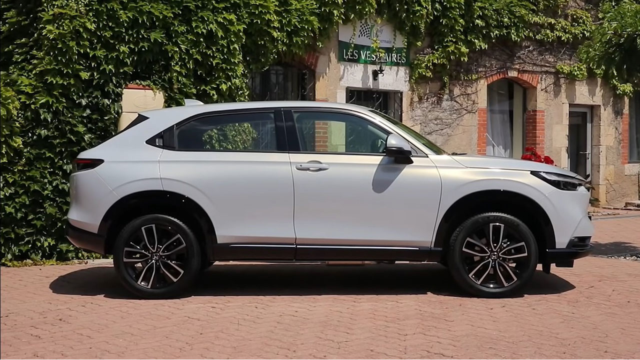 "Bóc tem" Honda HR-V 2022 ngoài đời thực: "Lột xác" để thách thức Kia Seltos 6 "Bóc tem" Honda HR-V 2022 ngoài đời thực: "Lột xác" để thách thức Kia Seltos a6
