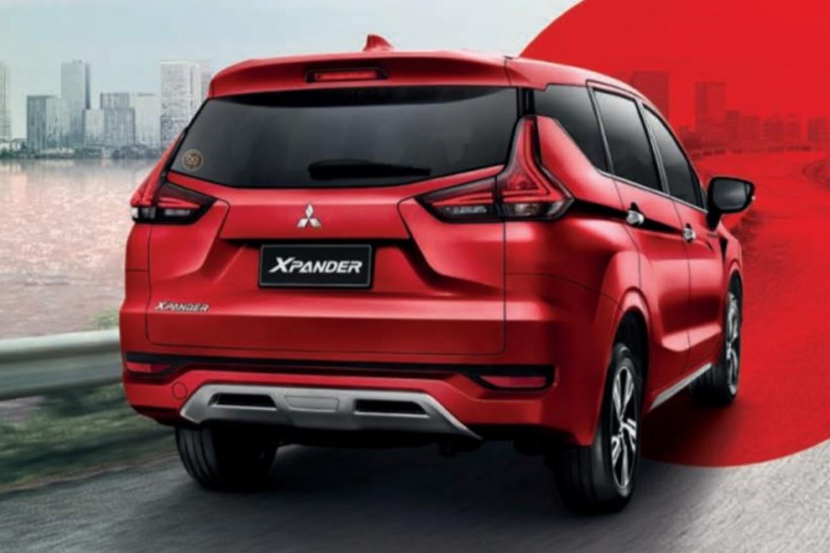 Mitsubishi Xpander Passion Red Edition mặt sau
