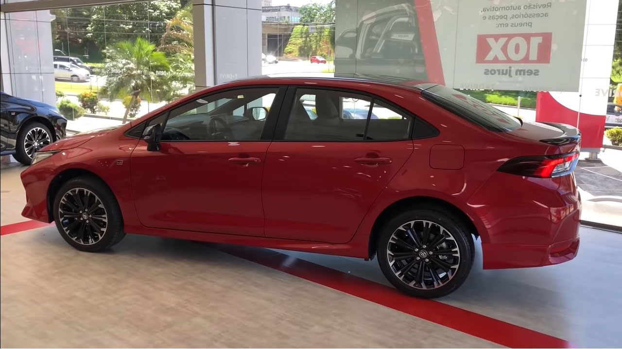 Diện kiến Toyota Corolla Altis GR Sport 2021 tại đại lý a7