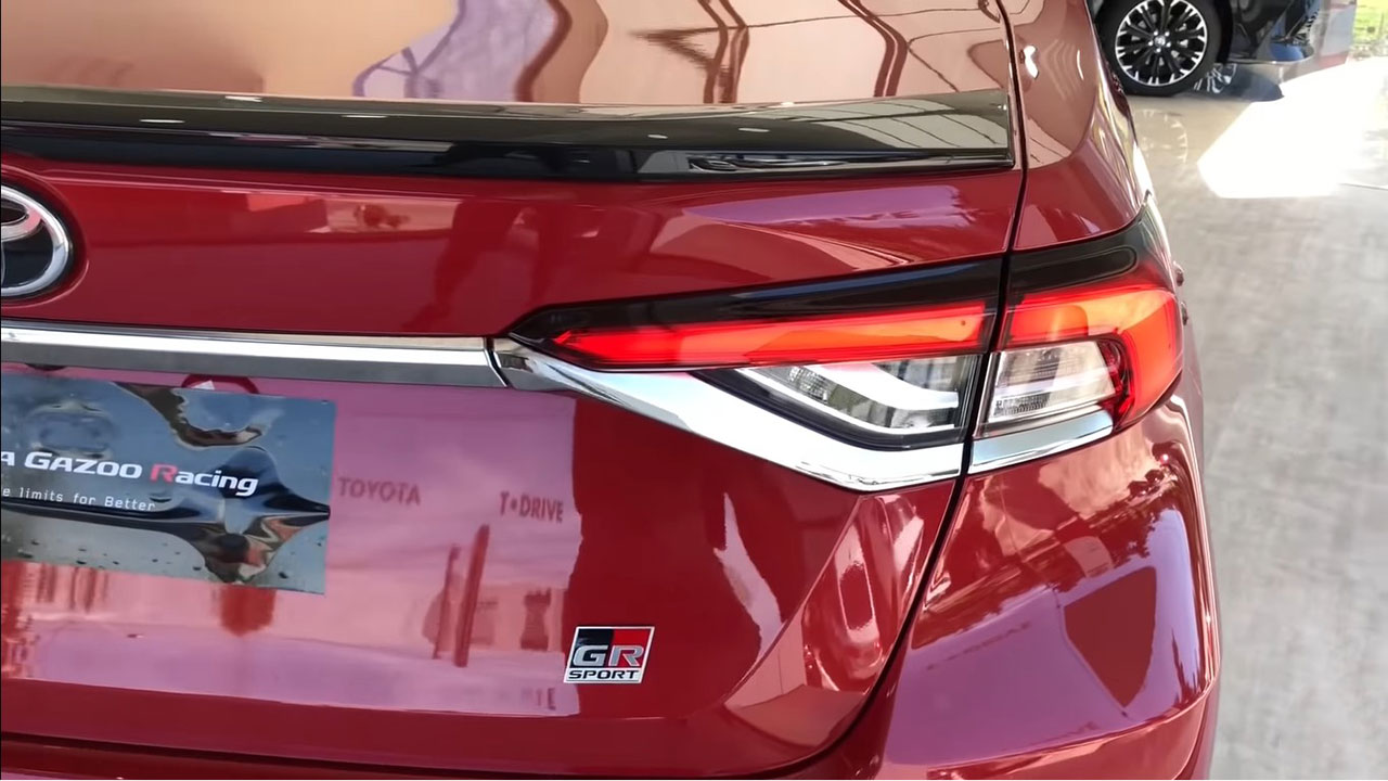 Diện kiến Toyota Corolla Altis GR Sport 2021 tại đại lý a8
