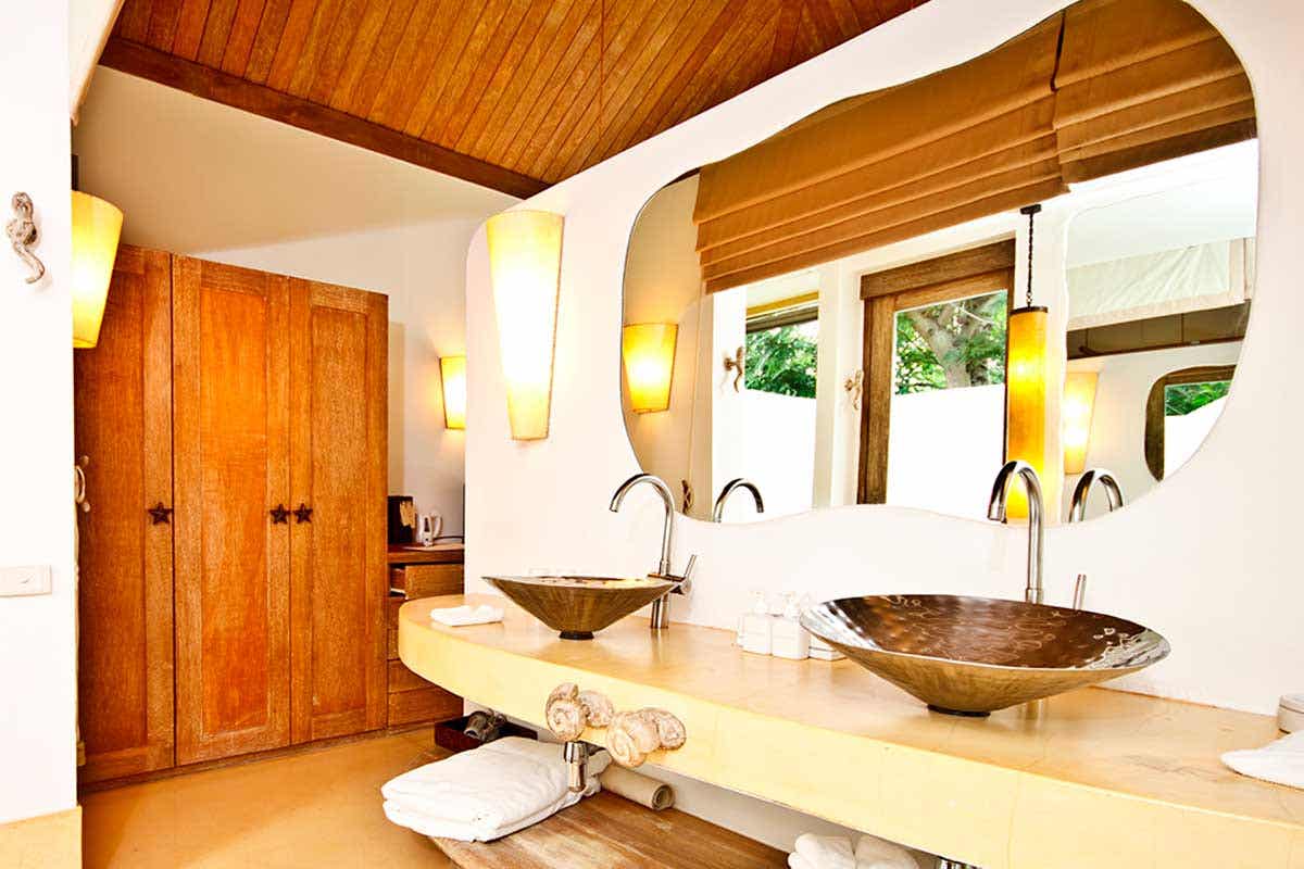 Chậu rửa cho phòng tắm. Vị trí đặt chậu rửa cần đảm bảo sự thuận tiện khi sử dụng.