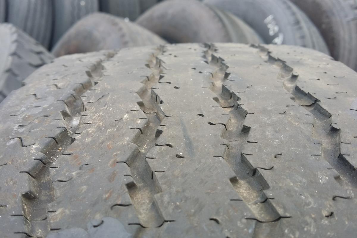 lốp xe m&ograve;n bất thường