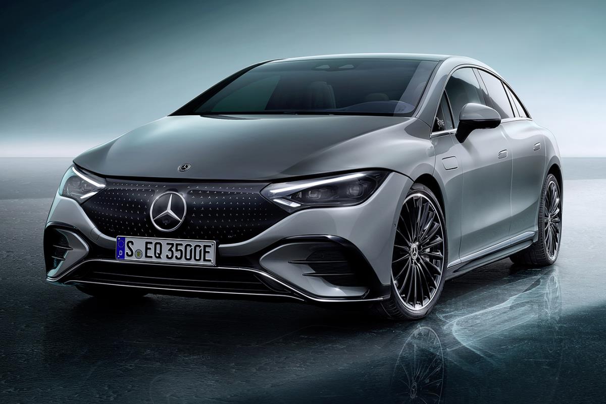 Mercedes-Benz EQE x&aacute;m mặt trước