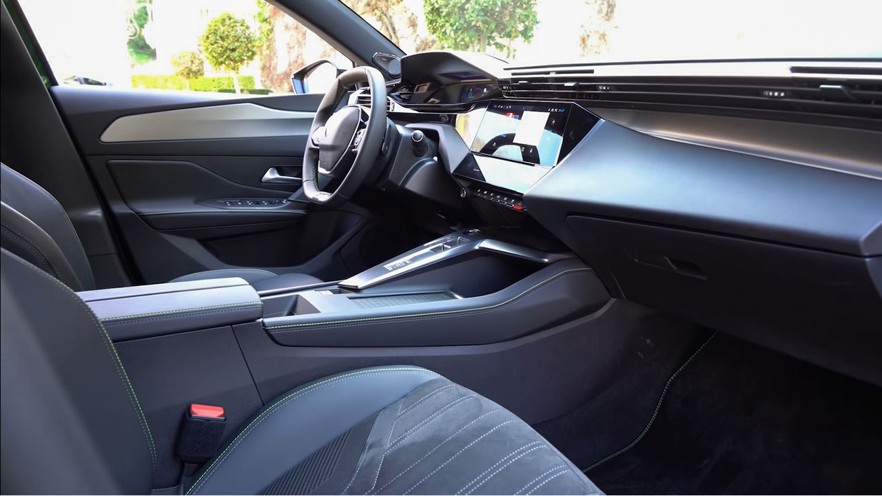Bóc tách thực tế Peugeot 308 2022 Trong sang, ngoài xịn khiến Mazda 3 phải lo lắng a16