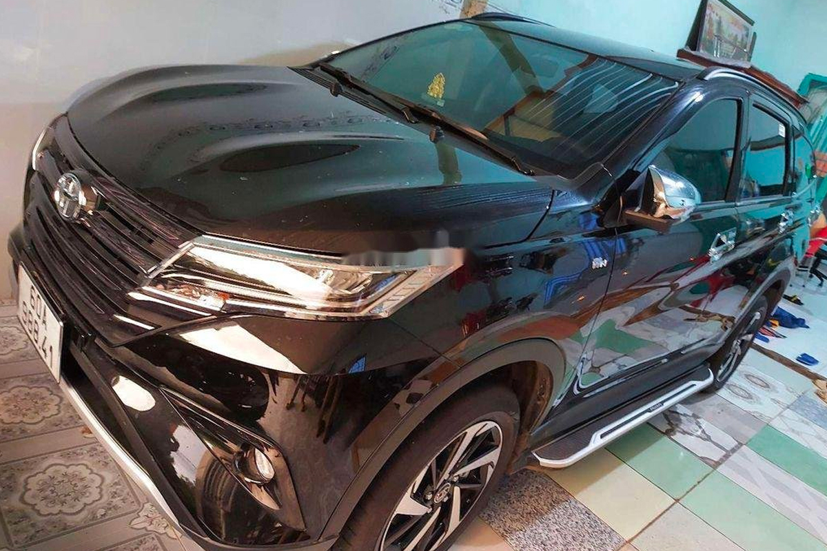 ODO chưa đầy 500km, Toyota Rush 2021 bán lỗ hơn trăm triệu.