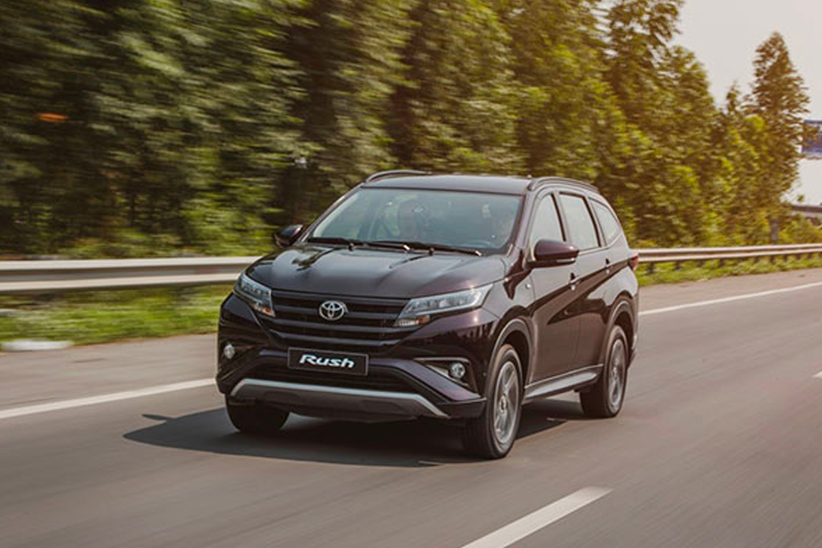 Tại Việt Nam, doanh số xe Toyota Rush khá ế ẩm.