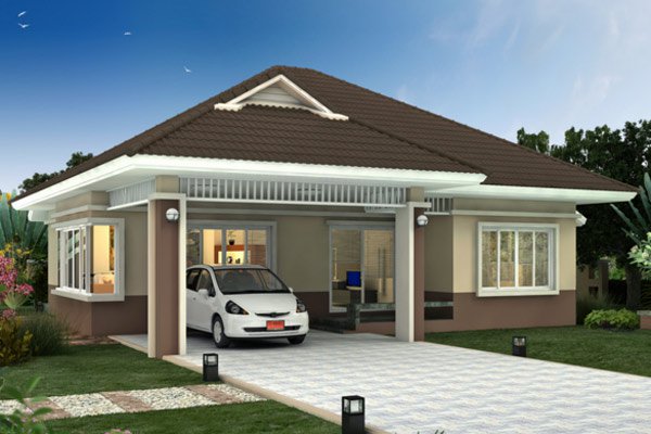 Mặt tiền nhà cấp 4 đơn giản, hài hòa với cảnh quan sân vườn bao quanh. Sảnh, lối vào đủ rộng rãi để đỗ ô tô và xe máy.