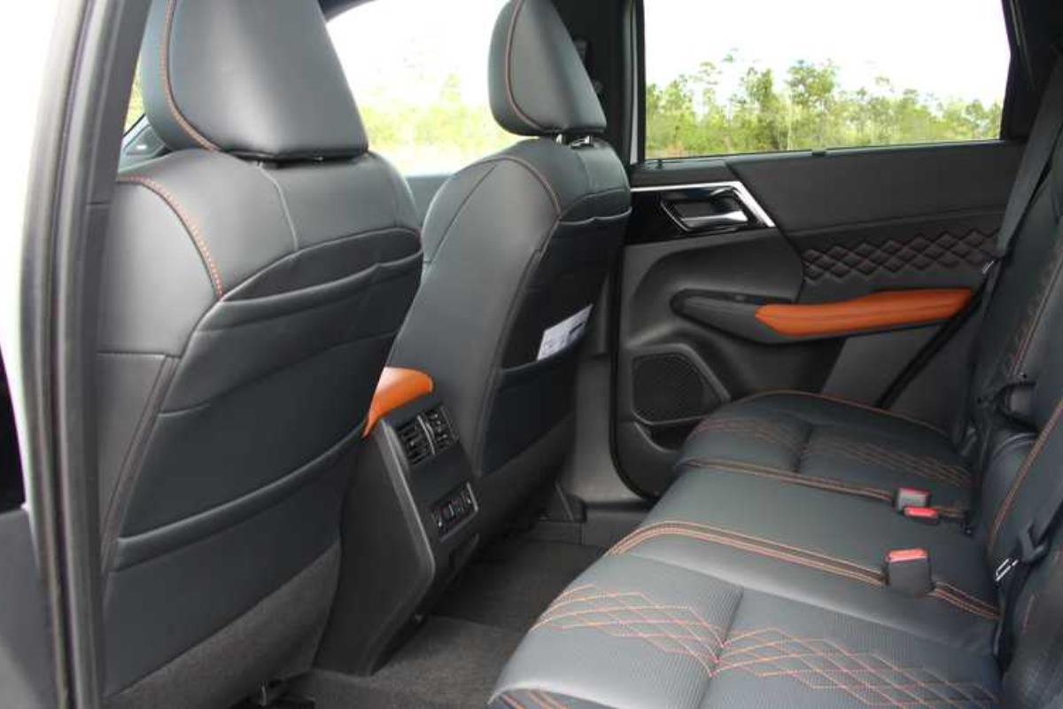 Mitsubishi Outlander 2022 ghế ngồi 1