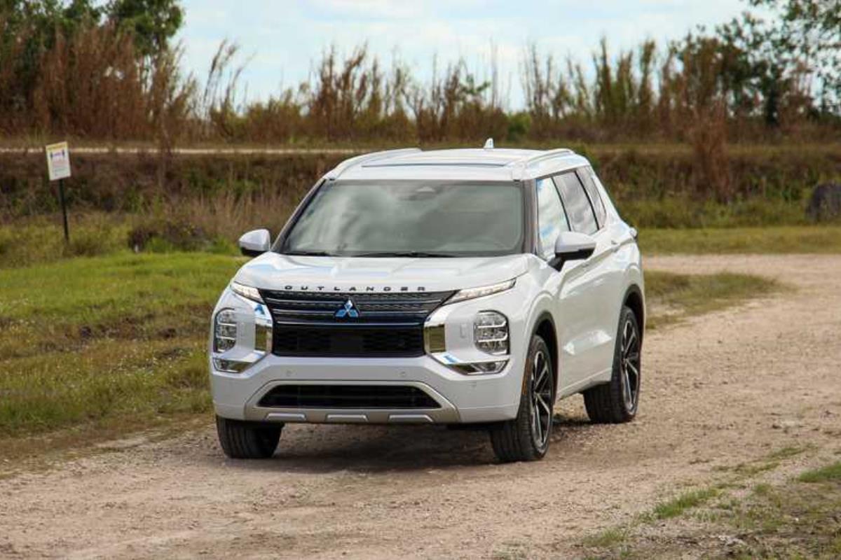 Mitsubishi Outlander 2022 1