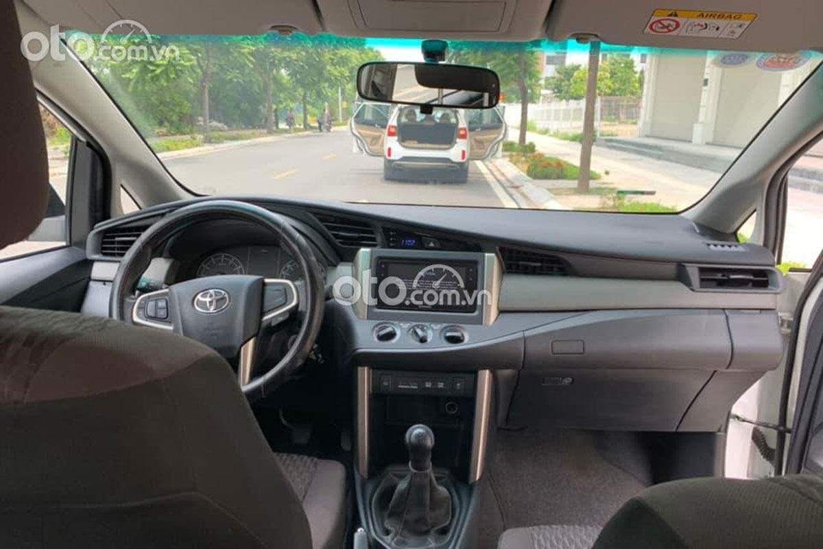 Chạy gần 1 năm, Toyota Innova có giá rẻ bất ngờ a3
