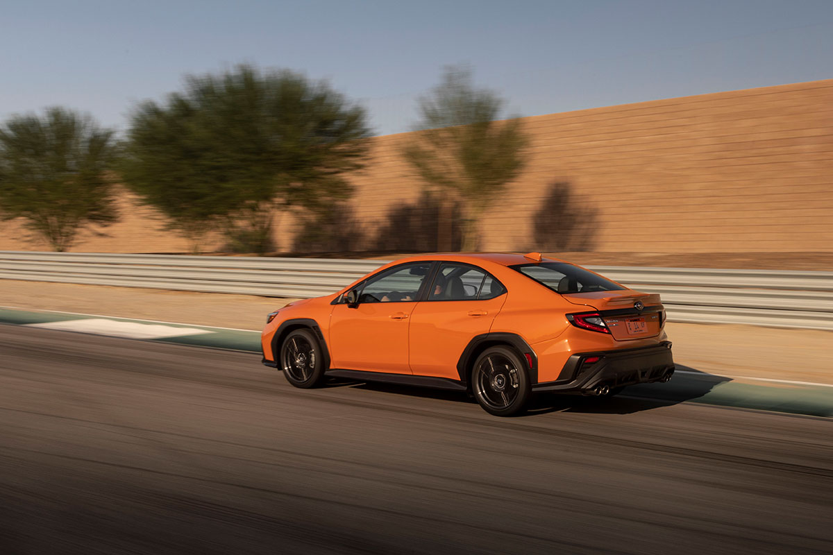 Subaru WRX 2022 c&oacute; thiết kế c&aacute;nh gi&oacute; đu&ocirc;i mới.