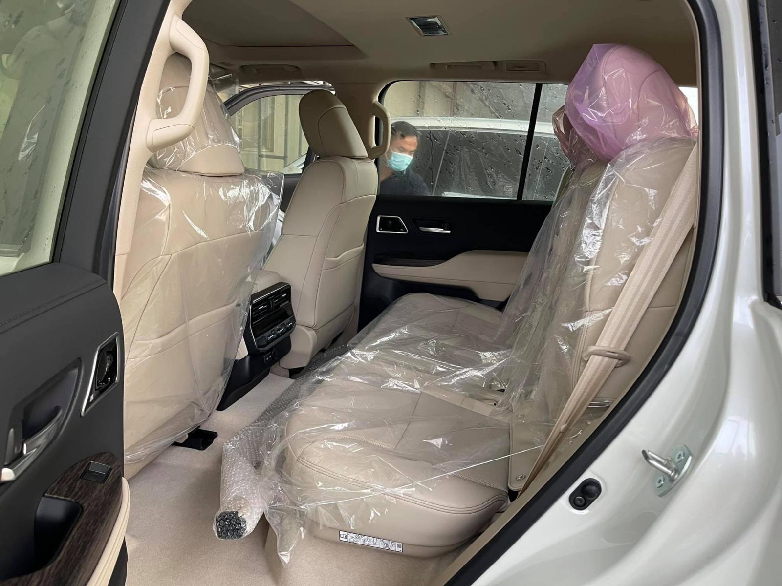 Toyota Land Cruiser 2022 nhập Trung Đ&ocirc;ng đầu ti&ecirc;n về Việt Nam, nhiều trang bị hơn xe ch&iacute;nh h&atilde;ng a4
