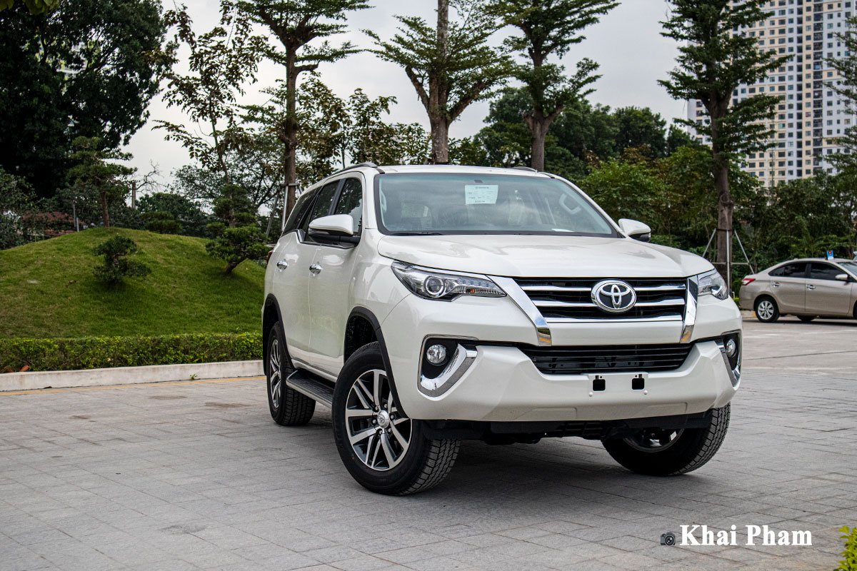 Doanh số xe Fortuner tháng 8 gấp đôi đối thủ nặng ký là Ford Everest