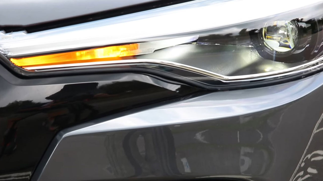 B&oacute;c tem Toyota Corolla Cross GR Sport 2022 ngo&agrave;i đời thực, người Việt ng&oacute;ng chờ a3