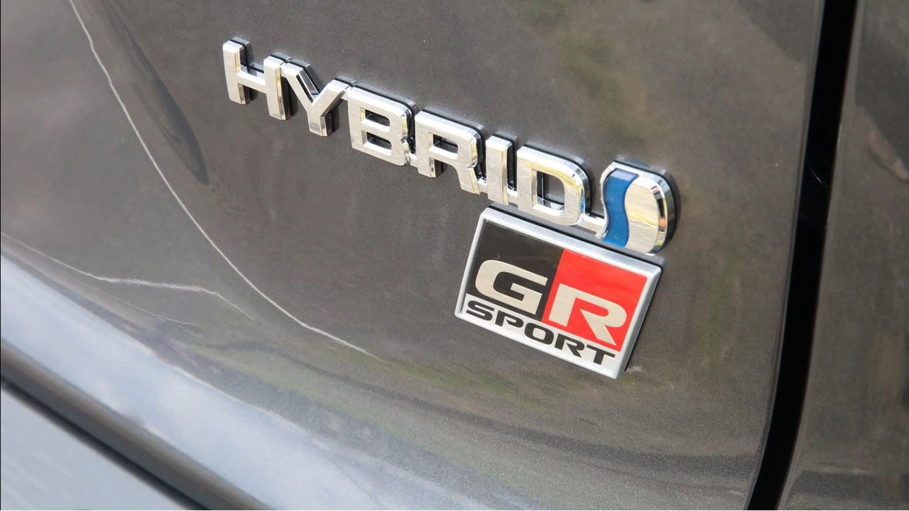 B&oacute;c tem Toyota Corolla Cross GR Sport 2022 ngo&agrave;i đời thực, người Việt ng&oacute;ng chờ a5