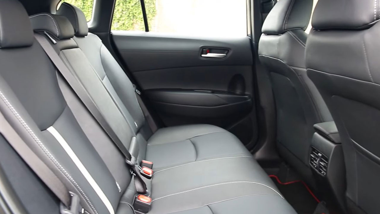 B&oacute;c tem Toyota Corolla Cross GR Sport 2022 ngo&agrave;i đời thực, người Việt ng&oacute;ng chờ a81