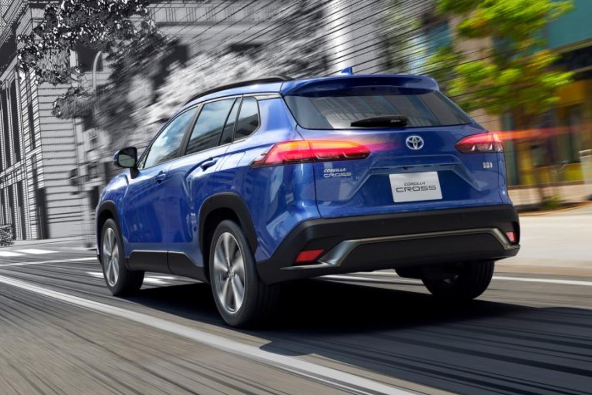Toyota Corolla Cross 2022 đuôi xe