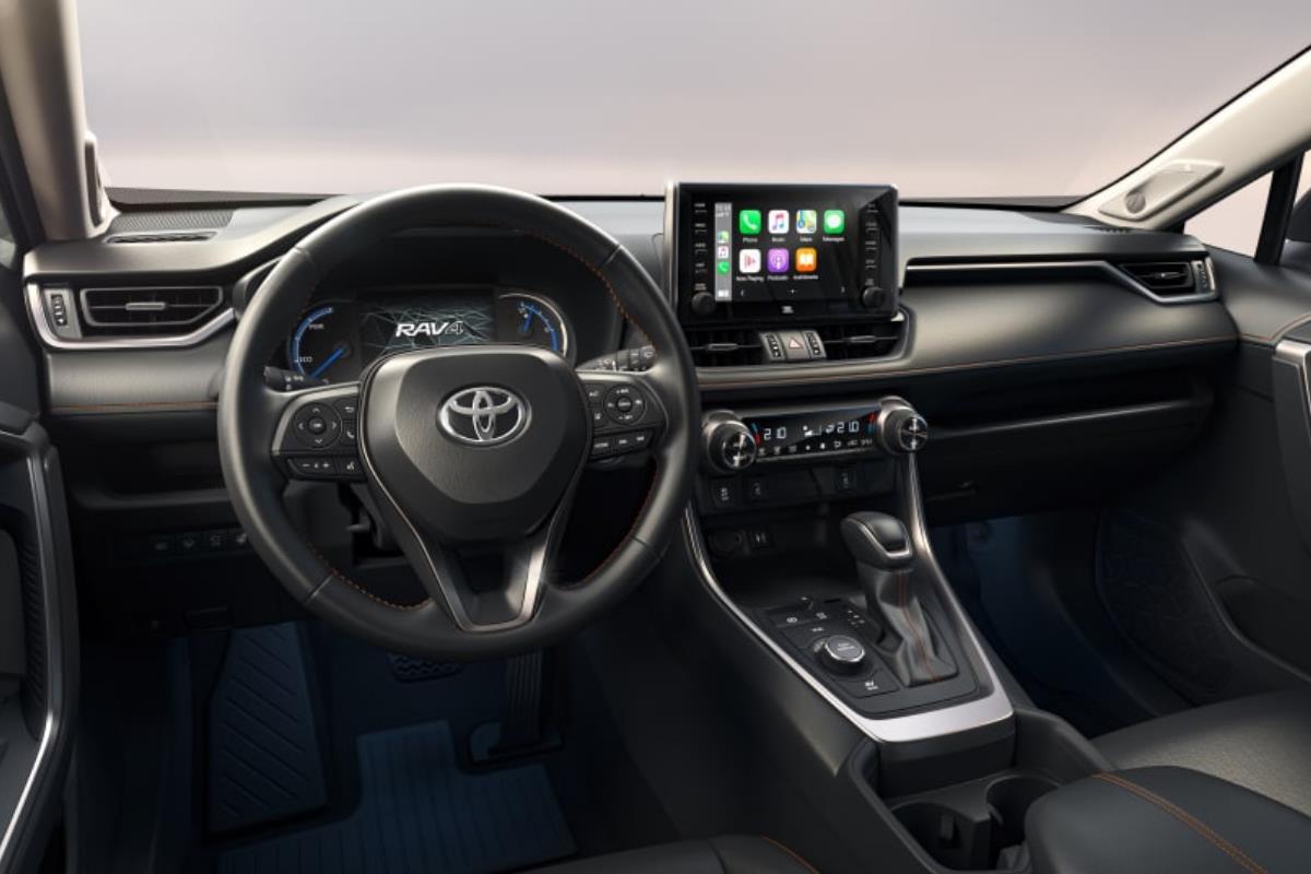 Toyota RAV4 2022 bảng điều khiển 1