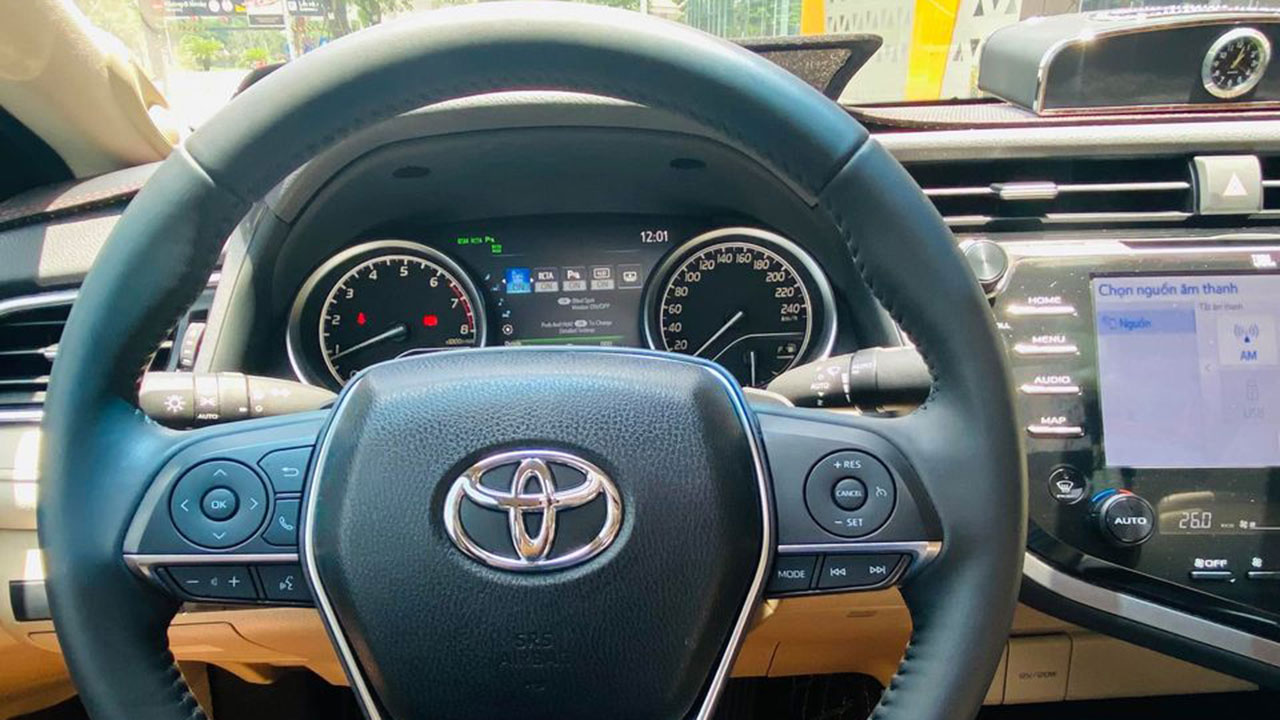 Toyota Camry 2.5Q 2021 siêu lướt bán lỗ hàng trăm triệu đồng 112 Toyota Camry 2.5Q 2021 siêu lướt bán lỗ hàng trăm triệu đồng a112