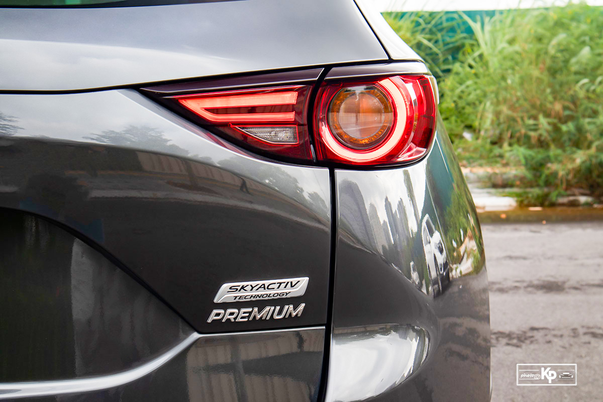 Ảnh Đ&egrave;n hậu xe Mazda CX-5 2021
