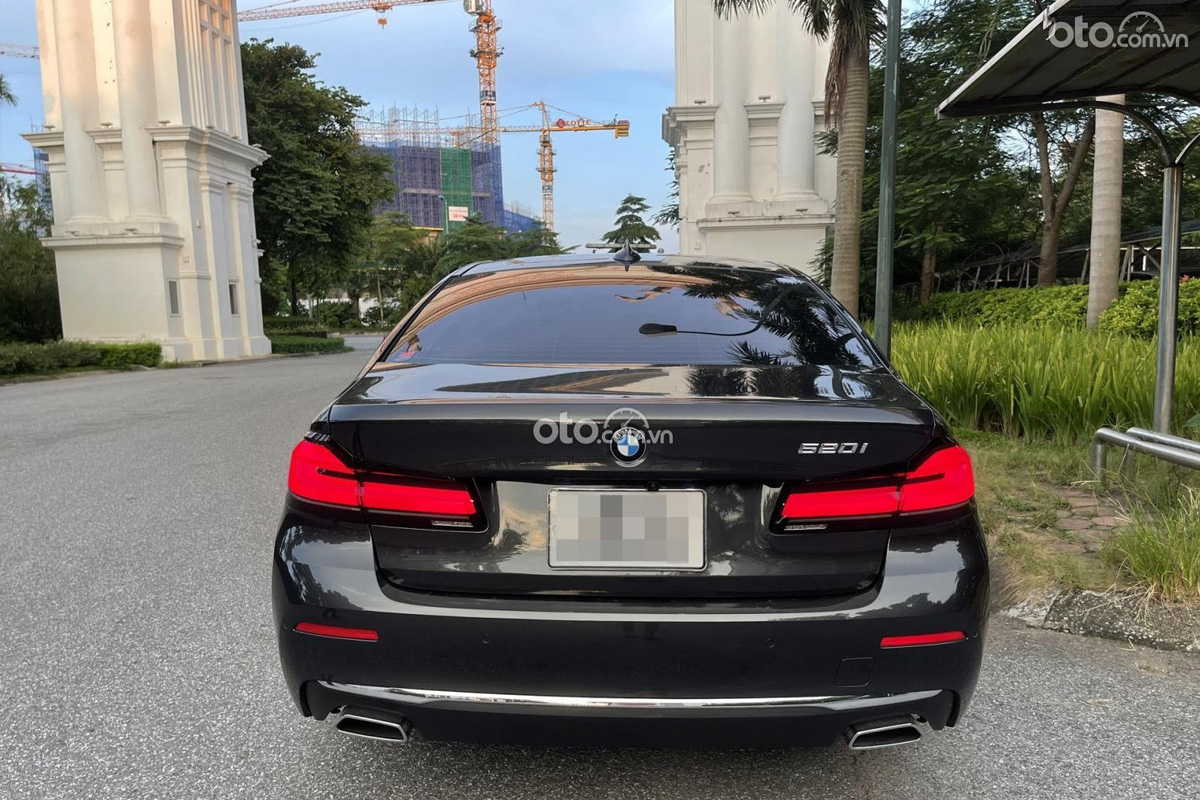 Mẫu xe BMW 520i Luxury Line 2021 thuộc thế hệ mới nhất 5-Series