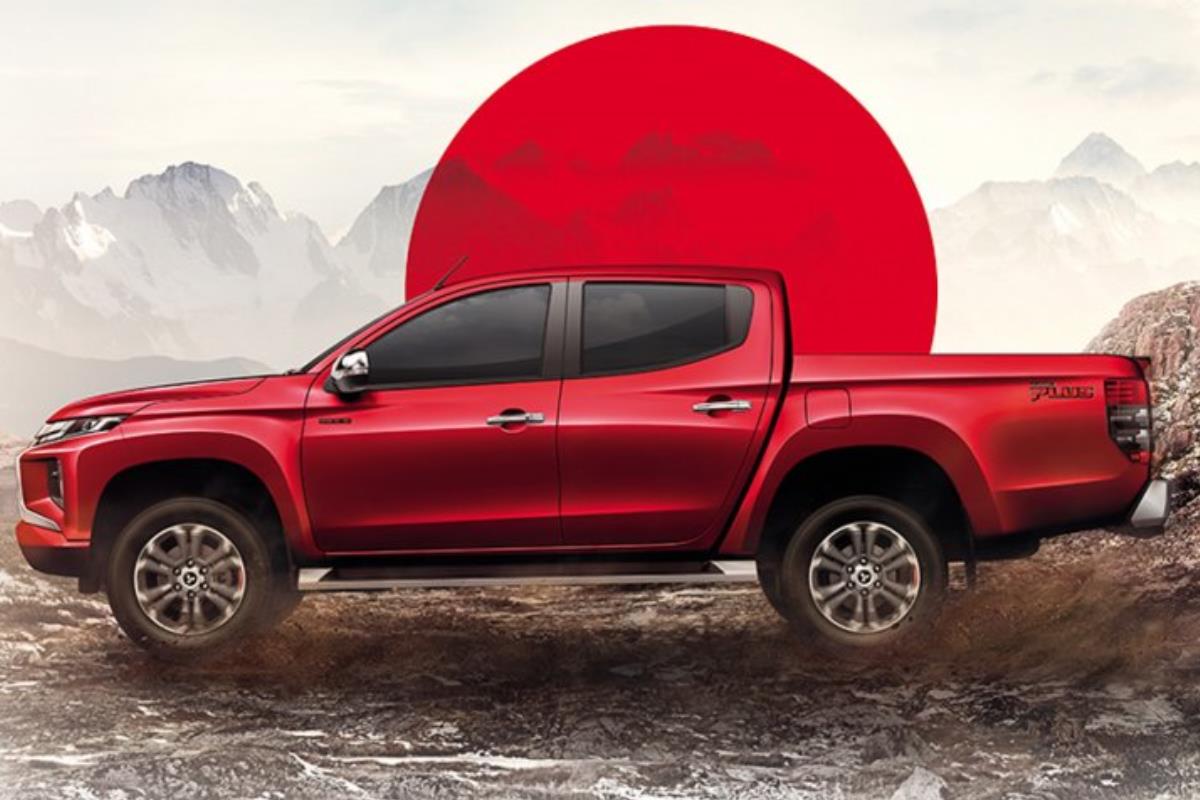 Mitsubishi Triton Passion Red Edition thân xe