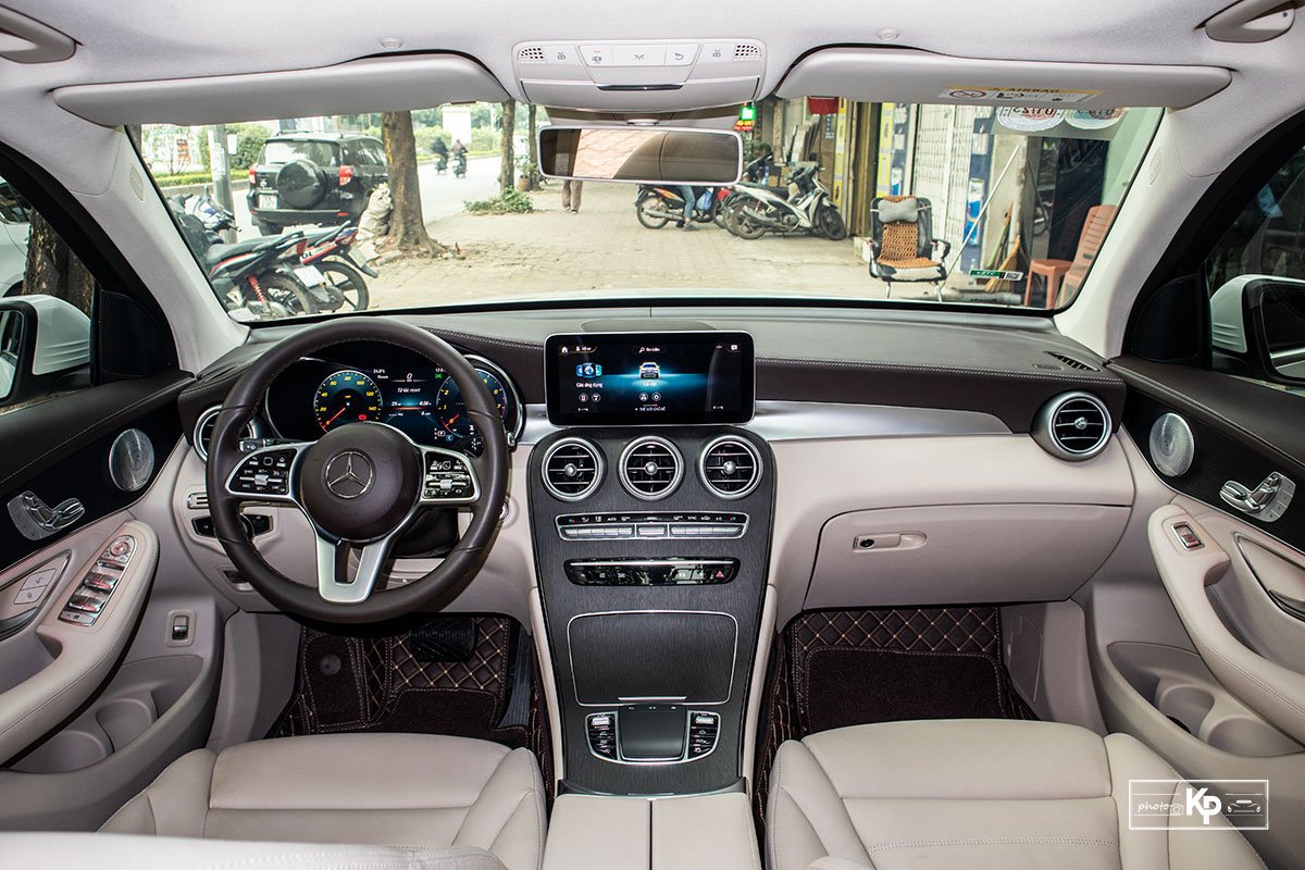 Mercedes GLC 300.