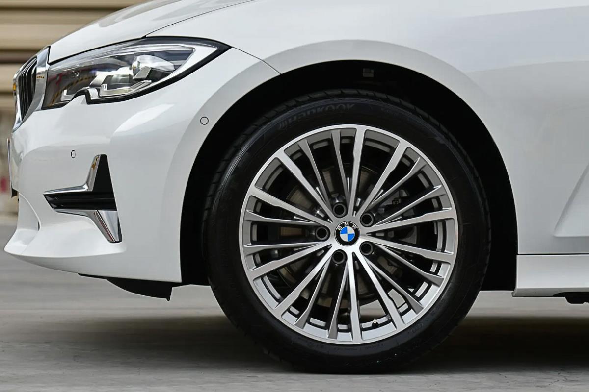 BMW 320Li Luxury la-zăng 1