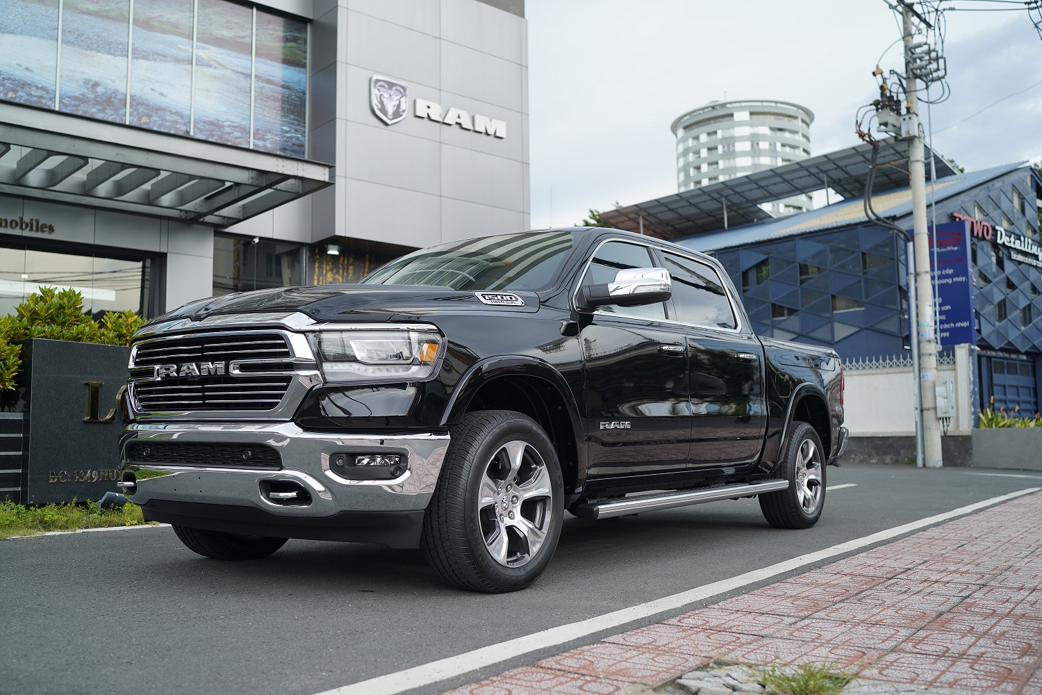 RAM 1500 là mẫu xe bán tải có giá cao nhất tại thị trường Việt 1