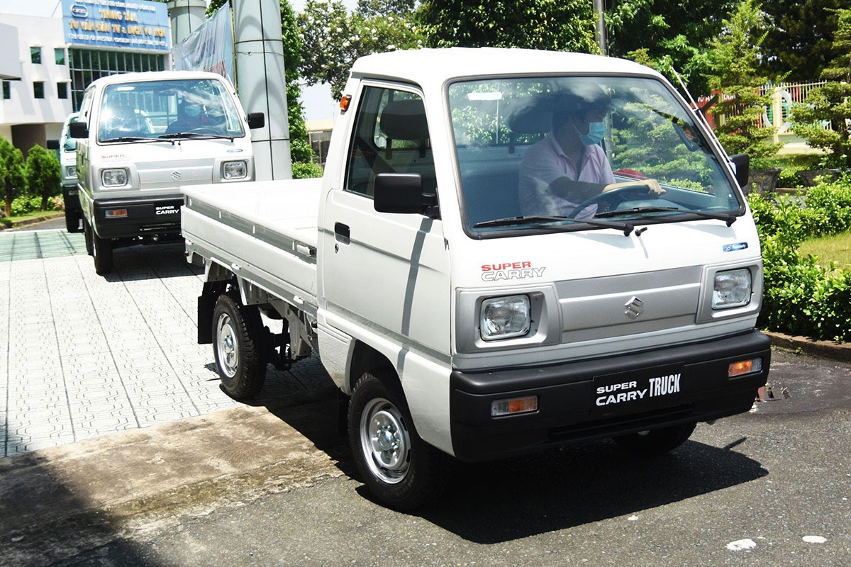 Suzuki Super Carry Truck v&agrave; Blind Van l&agrave; hai mẫu xe được sản xuất v&agrave; lắp r&aacute;p trong nước.