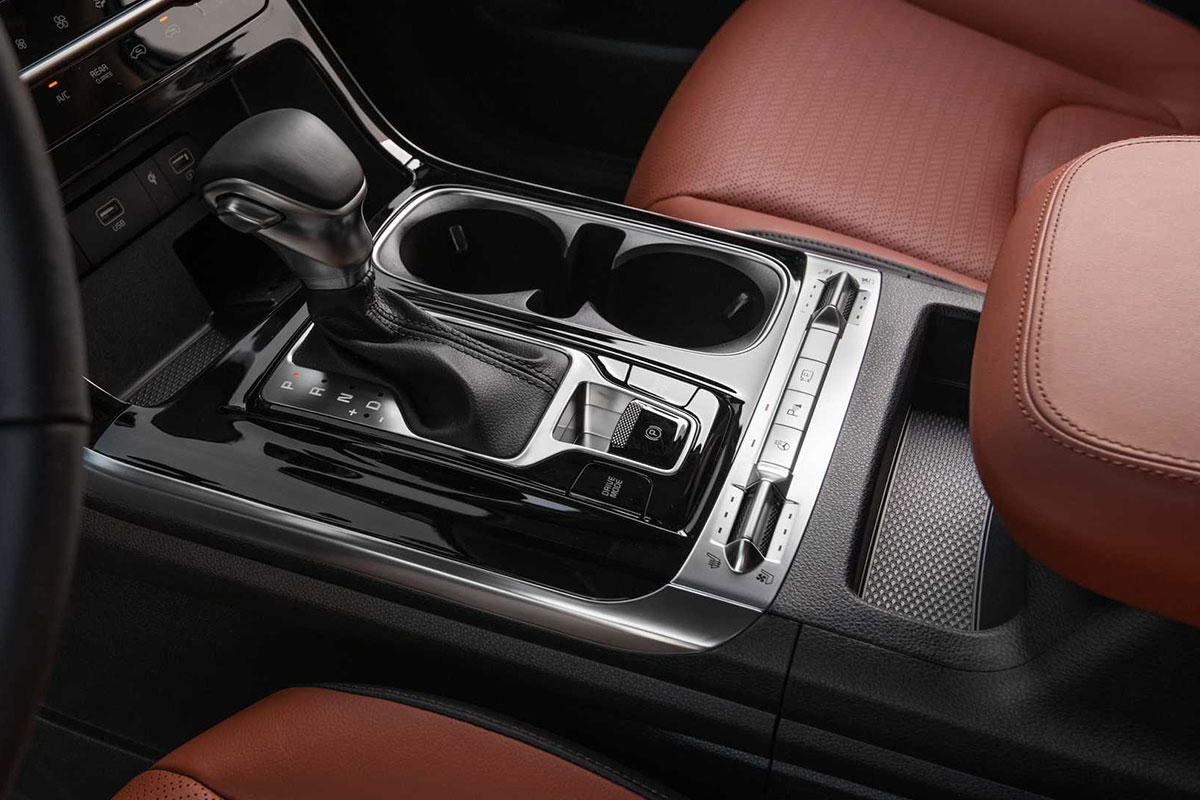 Ảnh Cần số Kia Carnival 2022