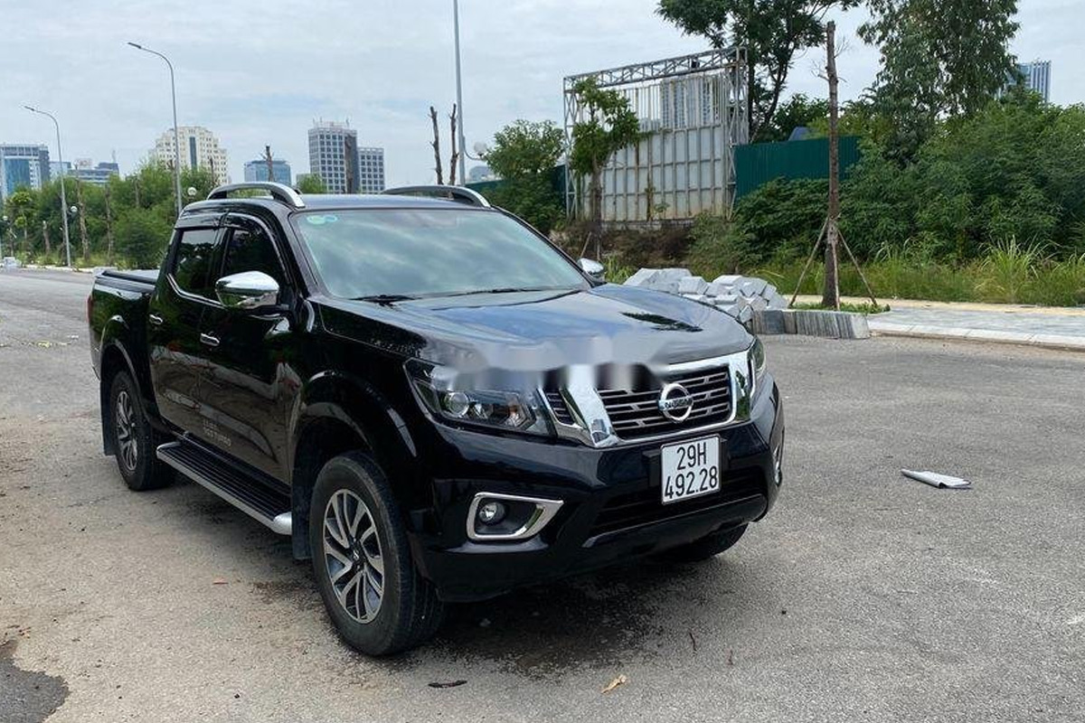 Lăn b&aacute;nh hơn 4.000km, Nissan Navara 4WD b&aacute;n lỗ cả trăm triệu.