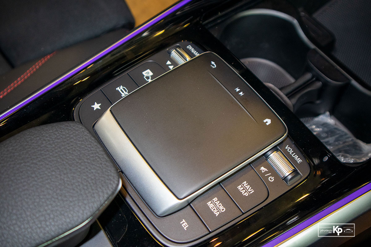 Ảnh Con lăn xe Mercedes-Benz GLB 35 2021