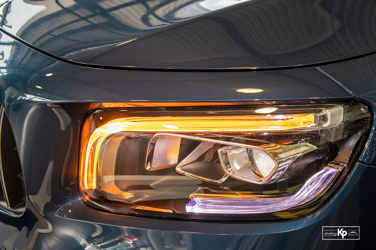 Ảnh Đ&egrave;n pha xe Mercedes-Benz GLB 35 2021
