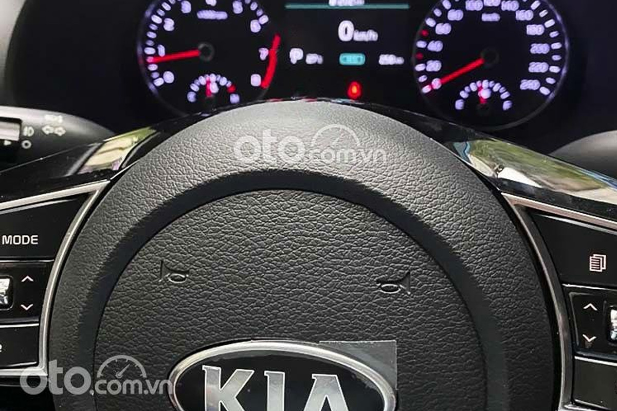 Kia Cerato siêu lướt vẫn còn rất mới.