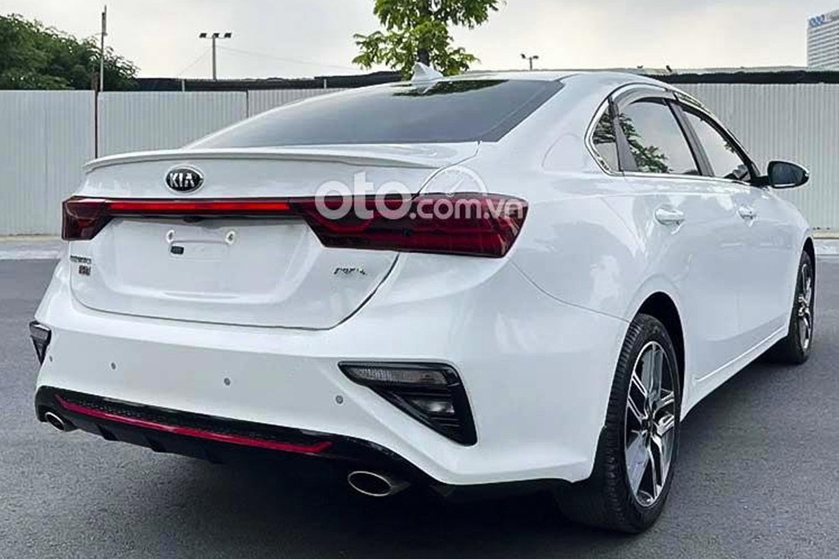 Người dùng sẽ tiết kiệm được một khoản lớn so với mua xe KIA Cerato hoàn toàn mới